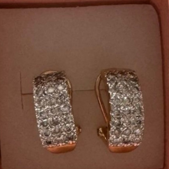 Jewelry - 14k hoop diamond  earrings